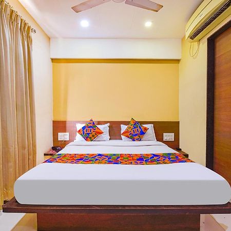 Fabhotel Rb Residency Surat Ngoại thất bức ảnh