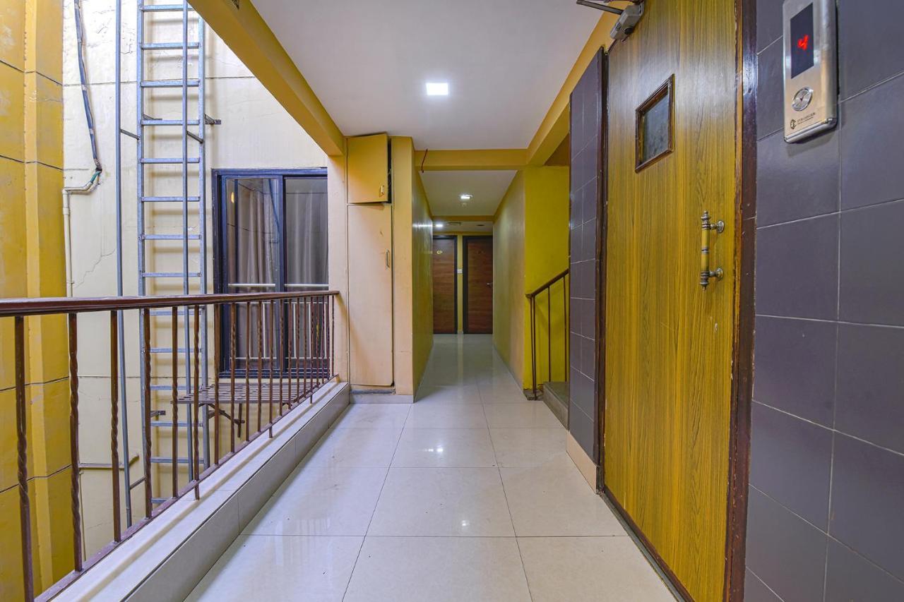 Fabhotel Rb Residency Surat Ngoại thất bức ảnh