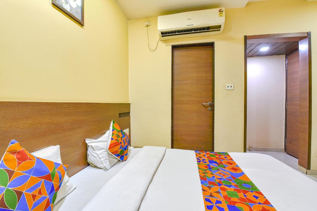 Fabhotel Rb Residency Surat Ngoại thất bức ảnh