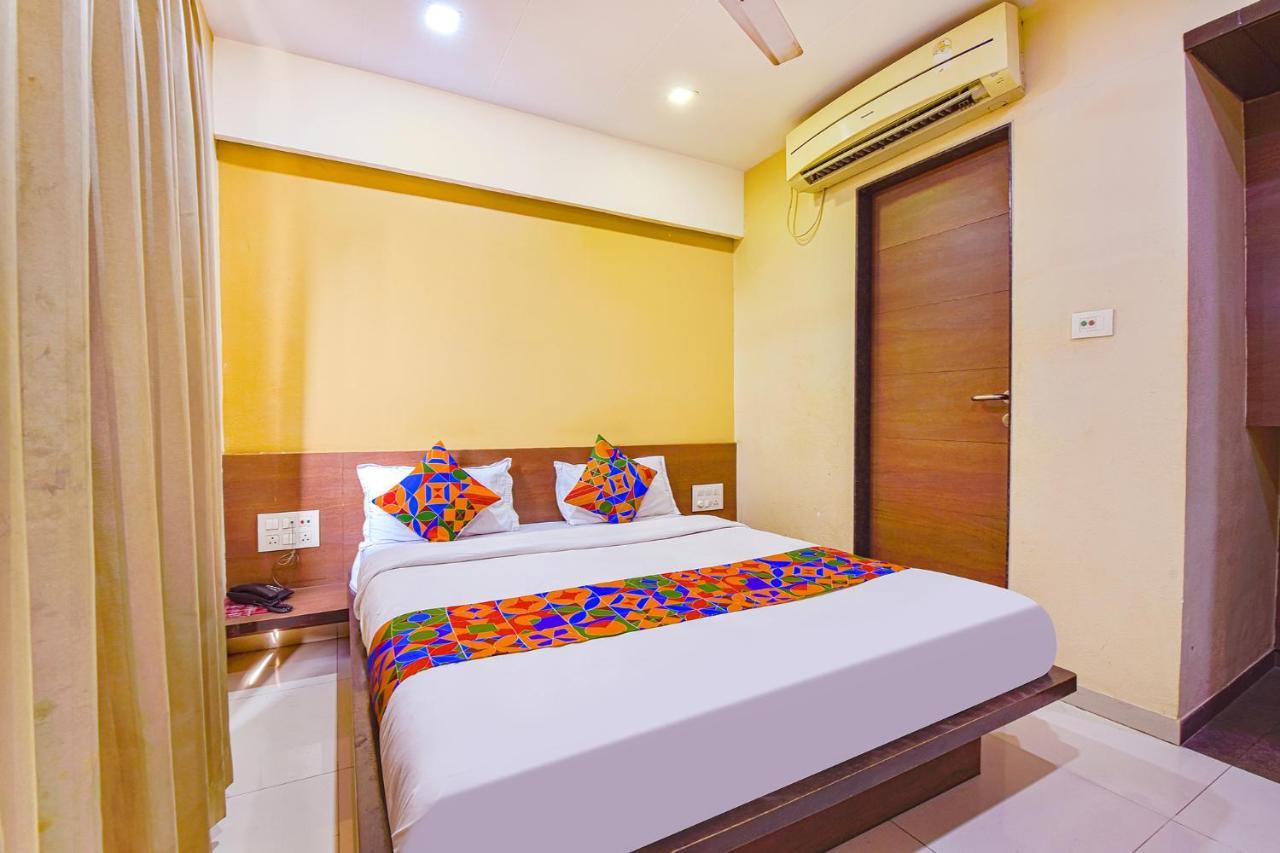 Fabhotel Rb Residency Surat Ngoại thất bức ảnh