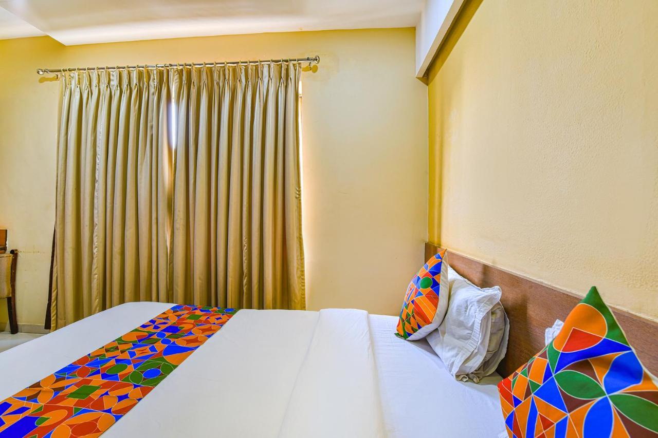 Fabhotel Rb Residency Surat Ngoại thất bức ảnh