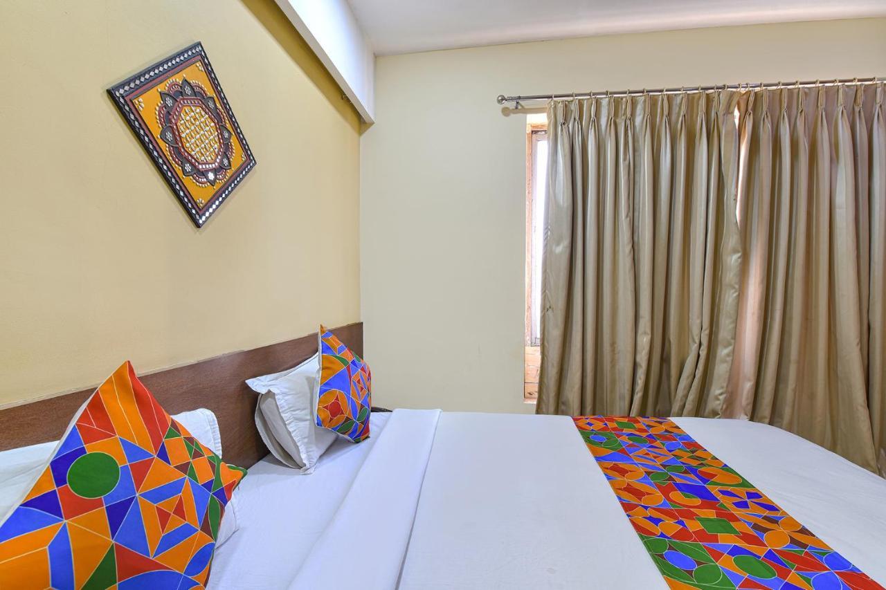 Fabhotel Rb Residency Surat Ngoại thất bức ảnh