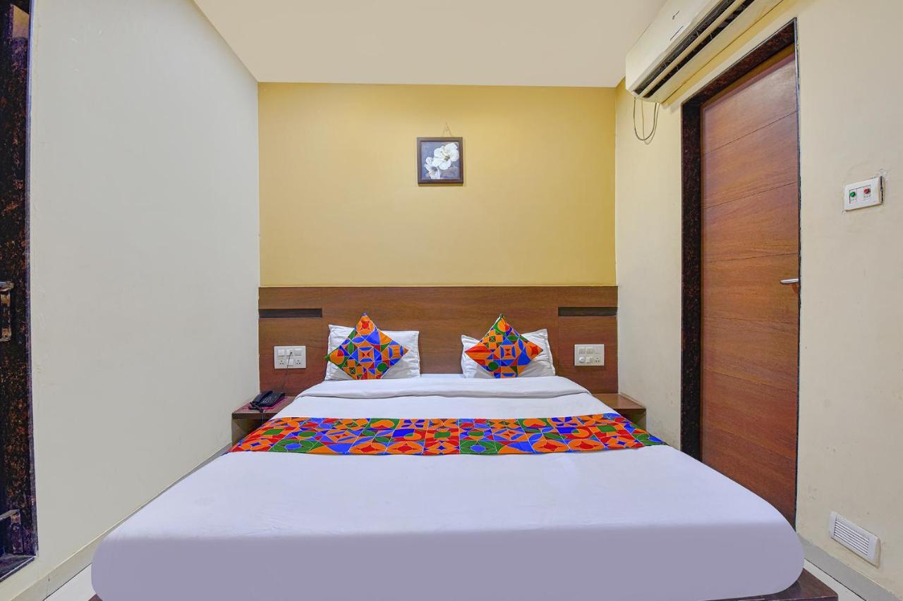 Fabhotel Rb Residency Surat Ngoại thất bức ảnh